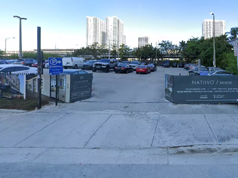 Parking at Hennecker Lot - Second Medium