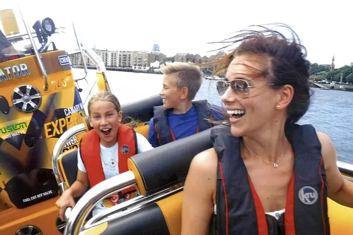 Speedboat Sightseeing: Embankment OR Westminster Pier -45 Minutes
