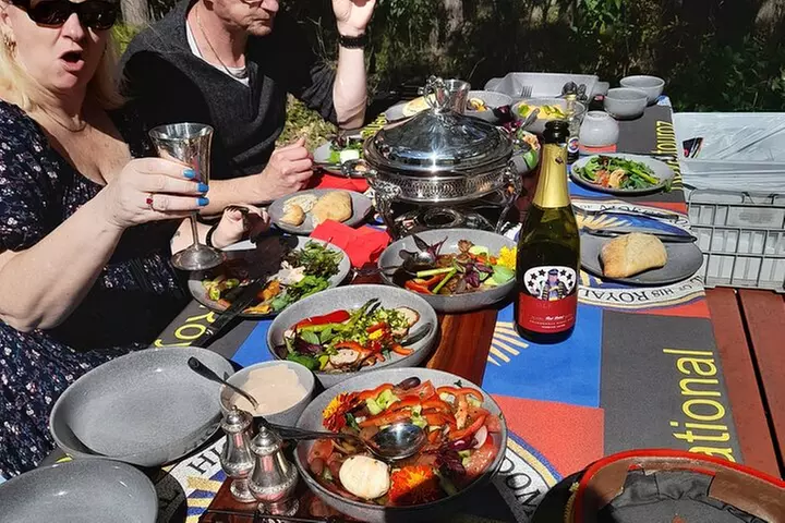 Stanthorpe Small - Group Food Comedy and Wine Tasting Tour