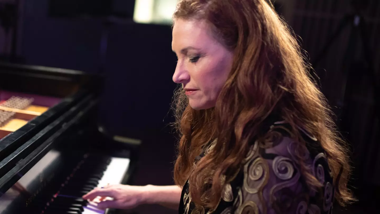 OnStage Concert Series: Robin Spielberg - Sunday, Nov 6, 2022 / 2:00pm - Primary Image