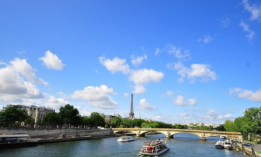 Image 2: Croisière sur la Seine et dégustation de crêpe près de la tour Eiffel