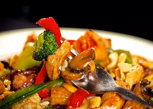 5% Cash Back at Malone's Bar & Grill