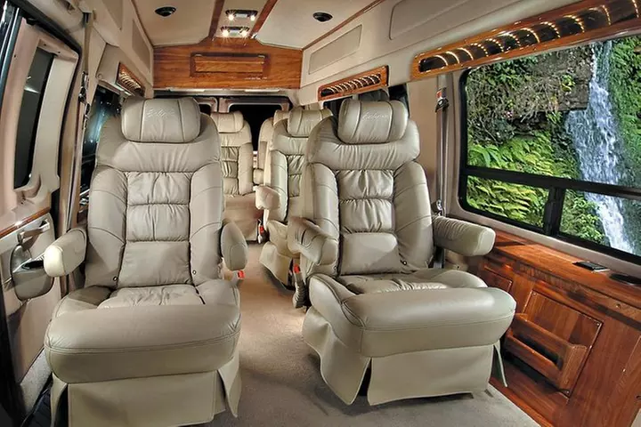 Road to Hana Luxury Limo-Van Tour with Helicopter Flight