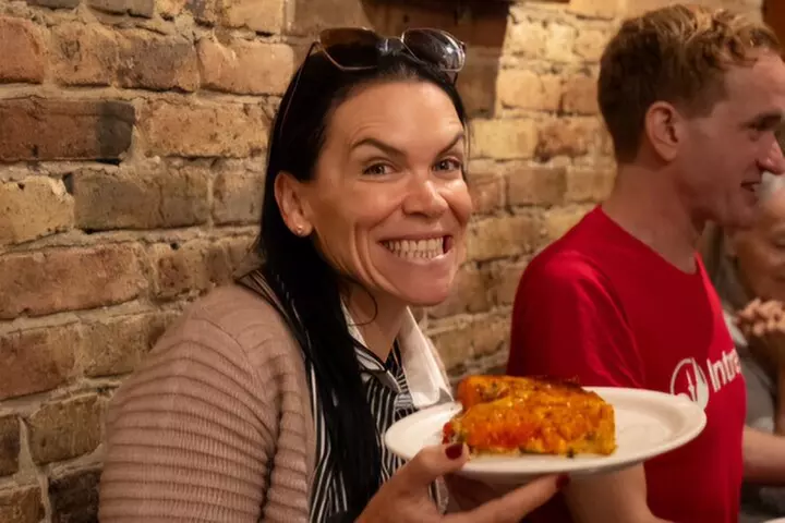 Chicago Food Tour: Taste the City's Most Iconic Eats