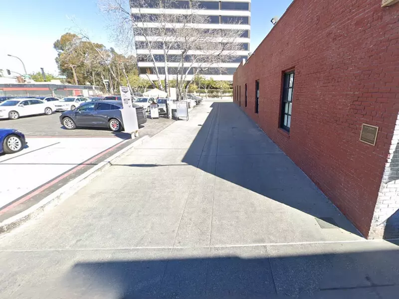 Parking at 30 N. Pasadena Ave. Lot