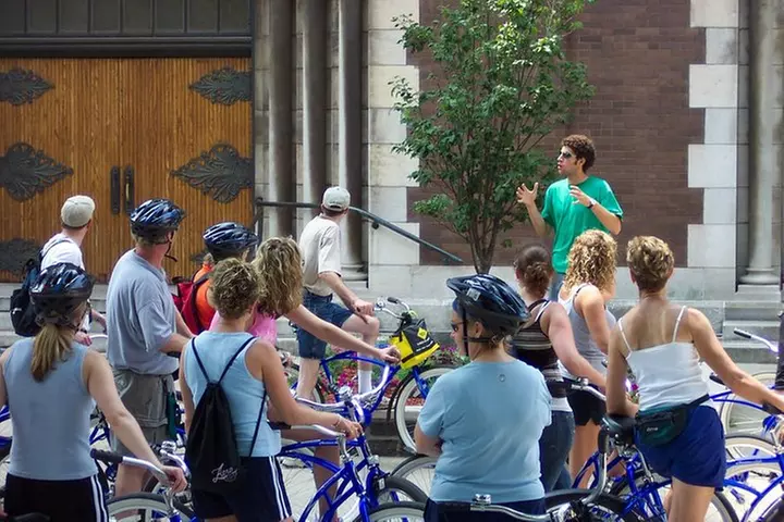 Bike Tour of Chicago's Lakefront Neighborhoods