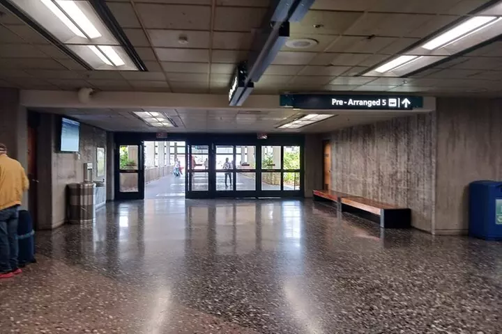 Airport Shuttle - HNL Airport to Waikiki