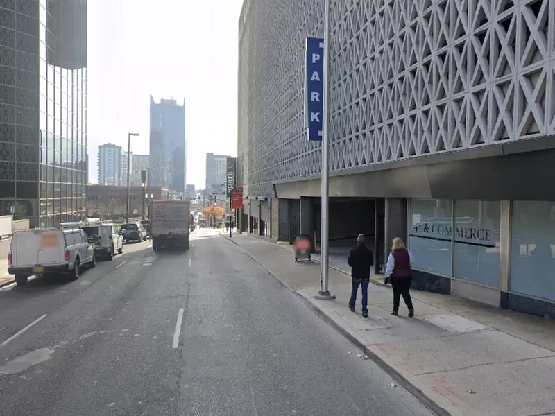 Parking at 4th and Commerce Garage