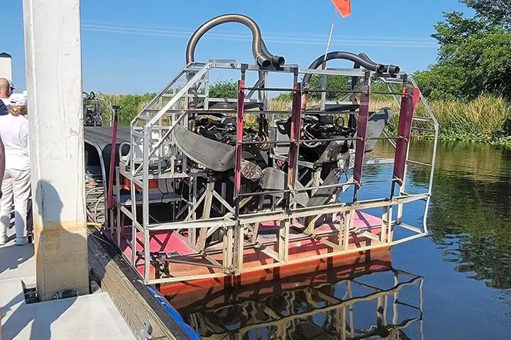 60 min. Everglades Airboat ride & pick-up ,small group +pro guide