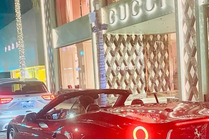 1-Hour Driving Tour from Hollywood to Beverly Hills in a Ferrari