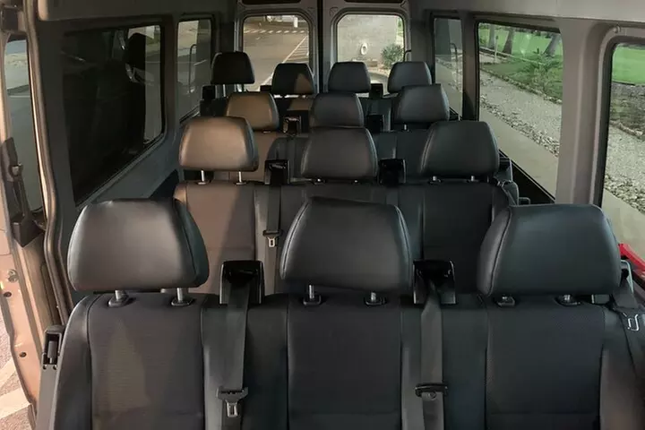 Departure Shuttle: Waikiki Hotel to Airport