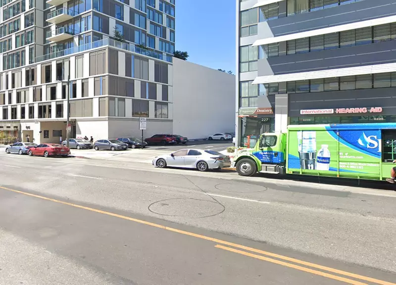 Parking at 6221 Wilshire Blvd. Lot - Primary Image