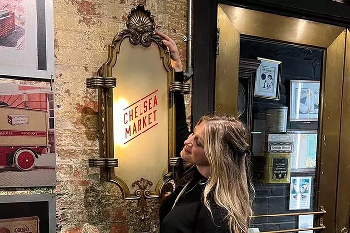 Foods of NY Tours Chelsea Market Food Tour & High Line Park