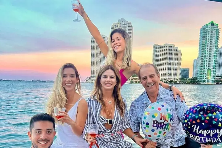 Miami Boat Tour –Day and Night Cruises with Champagne