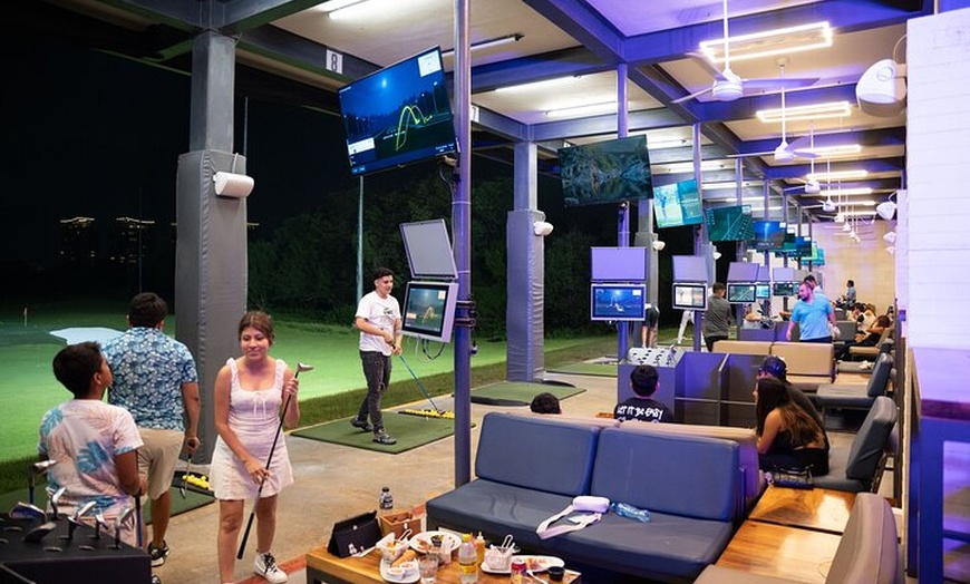 Image 2: Sunset and Night Golf Experience