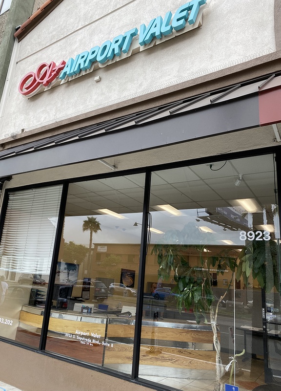 Parking at Sam's Parking LAX - Valet