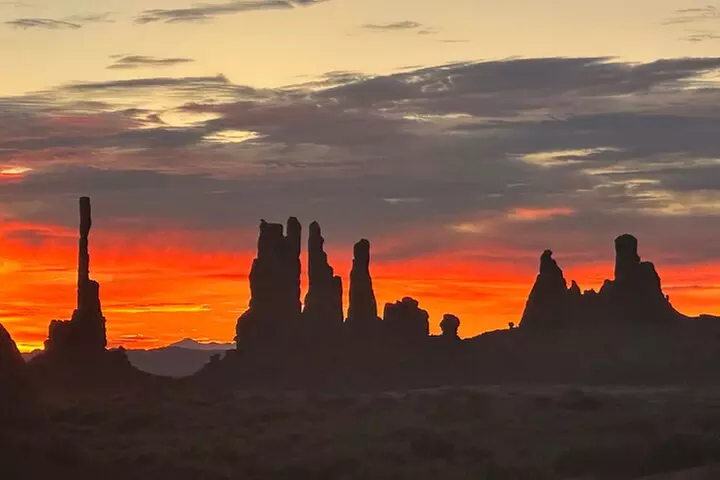 Sunrise Tour of Monument Valley