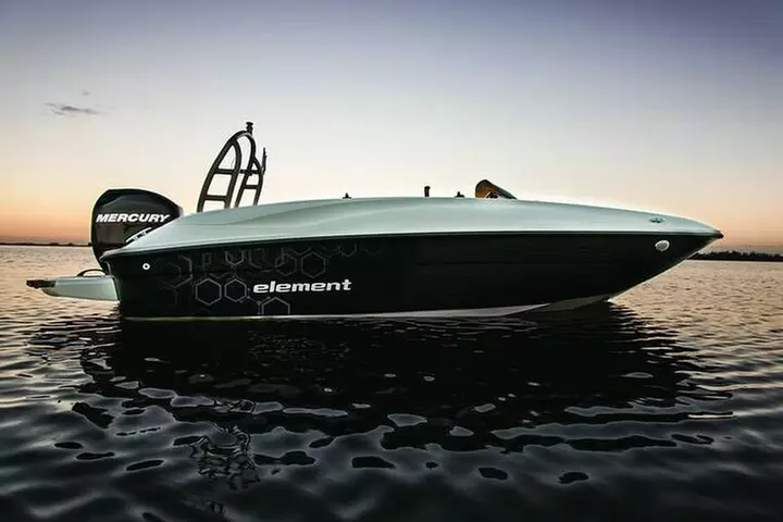 Alquiler por 4 Horas de Bayliner E16