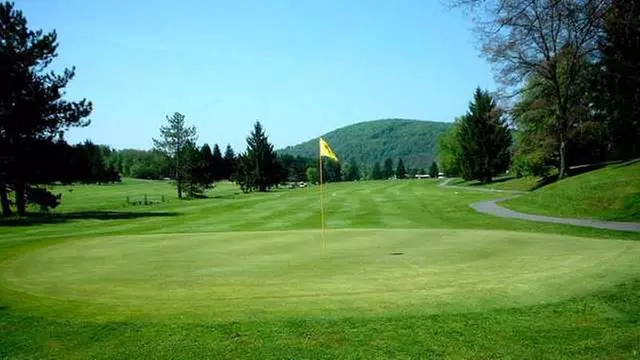 Online Booking - Round of Golf at Oakland Golf Club - Primary Image