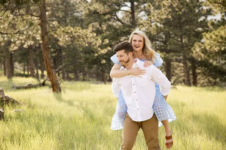 Scenic Mountain Photoshoot in Boulder, Colorado