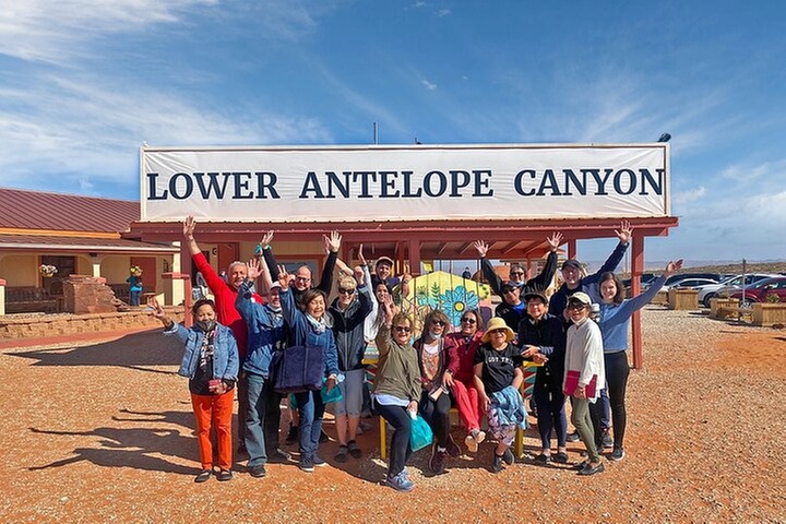 Guided Antelope Canyon & Horseshoe Bend Day Tour from Las Vegas
