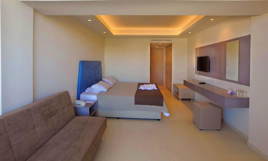 Image 9: ✈ ZYPERN | Ayia Napa - Nelia Beach Hotel 3*, 3 Nächte - Außenpool