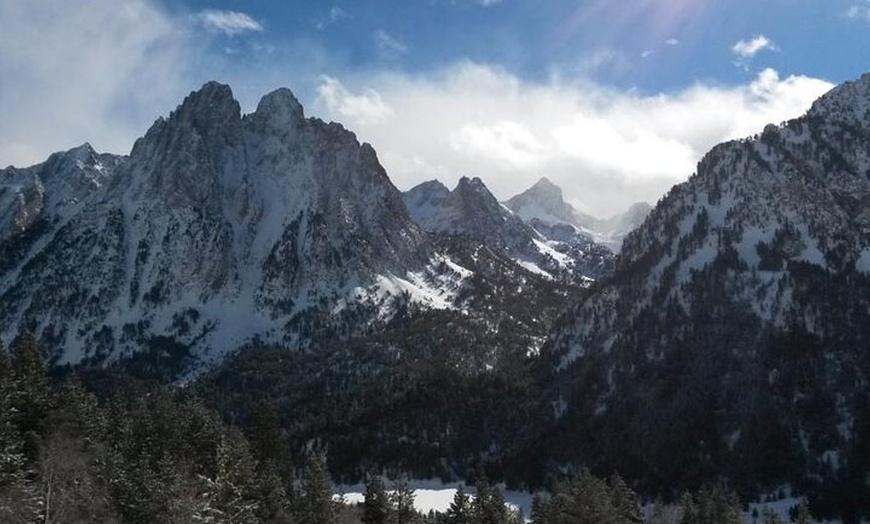 Image 4: Ruta Guiada con Raquetas de Nieve en el Parque Nacional en pirineos