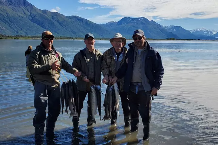 Alaskan Salmon 8-Hour Fishing Experience