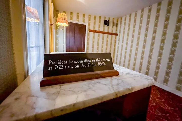 Lincoln Assassination with Ford's Theatre & Petersen House Entry