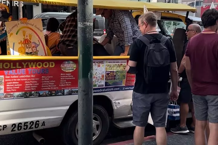 2-Hour Shared Celebrities Home Tours in Hollywood