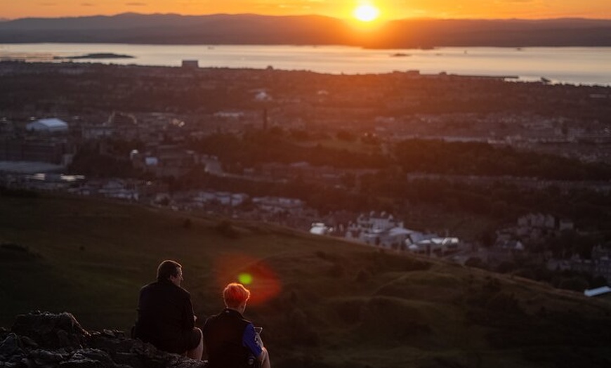 Image 7: Arthur's Seat Sunset Hike with Mountain Guide