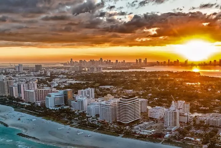 Romantic Miami Helicopter Tour with Champagne