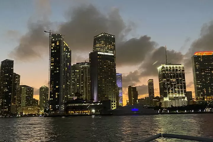 Miami: Biscayne Bay Star Island Sightseeing Cruise+Miami Skyline