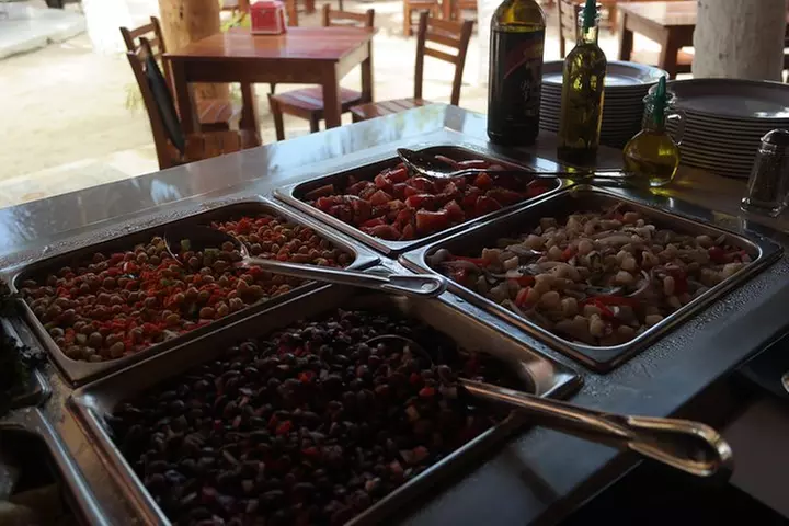 Top Sailing to Isla Mujeres with lunch and open bar from Cancun