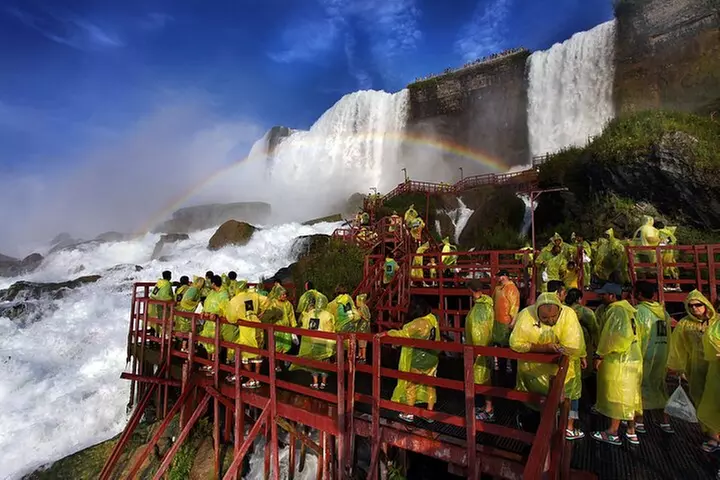 Guided Maid of the Mist and Cave of the Winds Tour