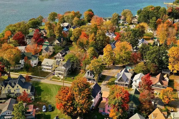 Fall Foliage on the St. Lawrence River - Islands, Lighthouses and Castle Tour - Primary Image