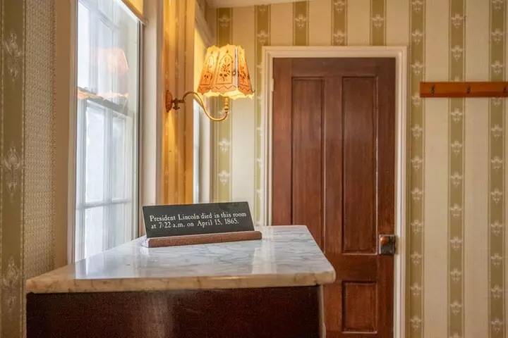 Lincoln Assassination with Ford's Theatre & Petersen House Entry