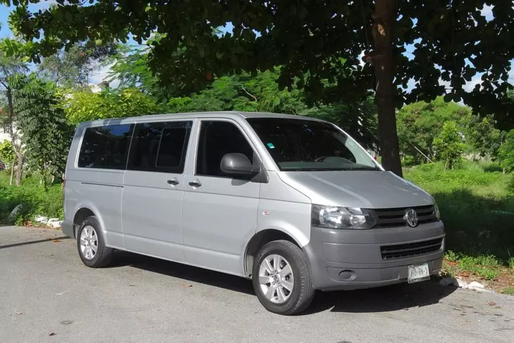 One Way Van Transfer from Cancun Airport to Cancun Hotel Zone up to 6 passengers - Primary Image