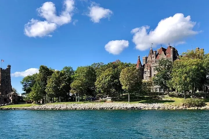Boldt Castle and 2 Nation Tour