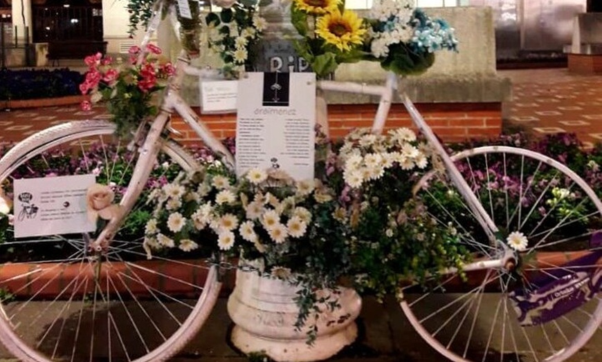 Image 2: Bilbao sobre dos ruedas