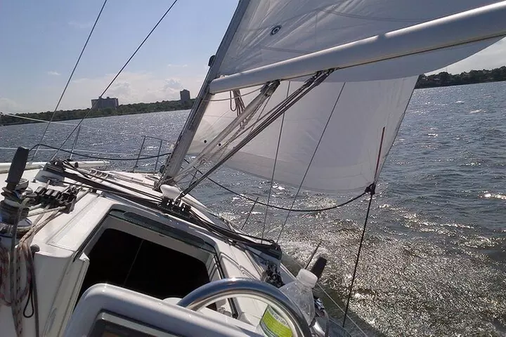 Private Long Island Sound Sailing Experience