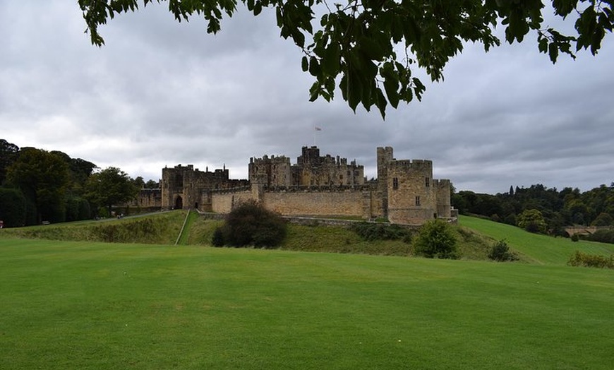 Image 5: Edinburgh: Holy Island, Alnwick Castle & Kingdom of Northumbria