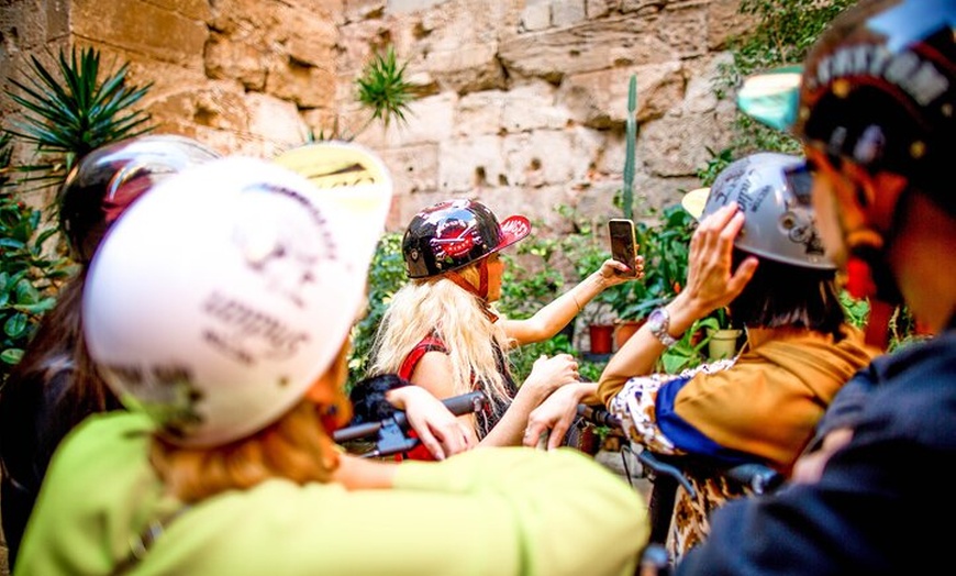 Image 5: Bienvenido a Barcelona Segway y eScooter Tour