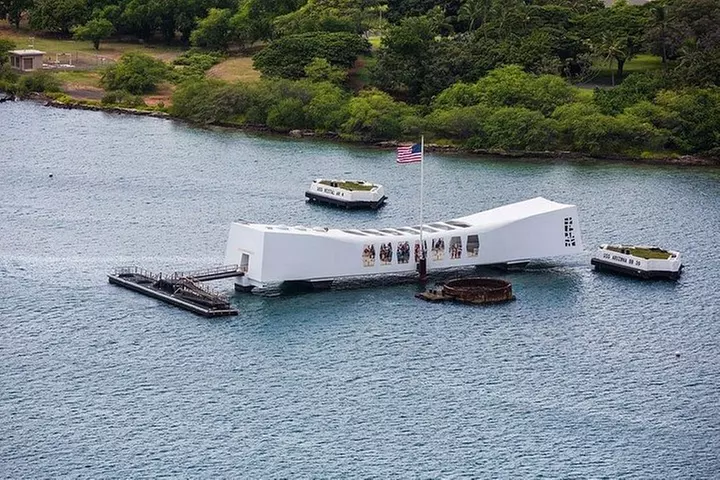 WWII Pearl Harbor Heroes Deluxe Tour