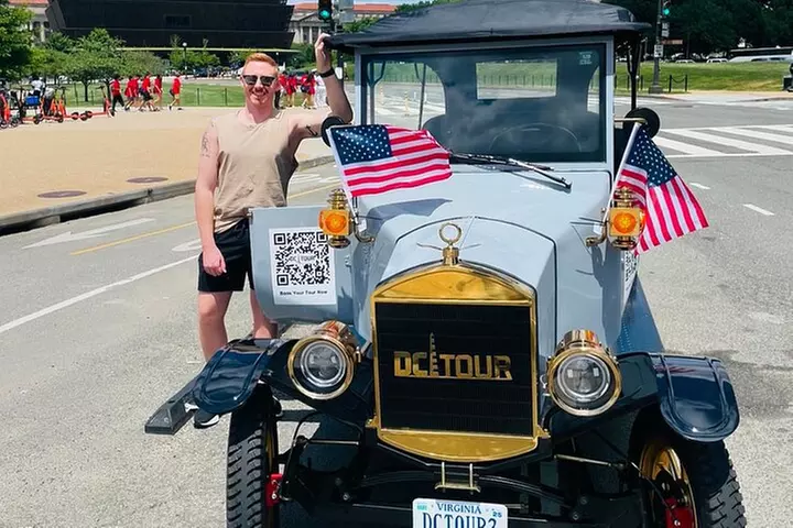 Washington DC Sightseeing Tour by Electric cart or Vintage Car