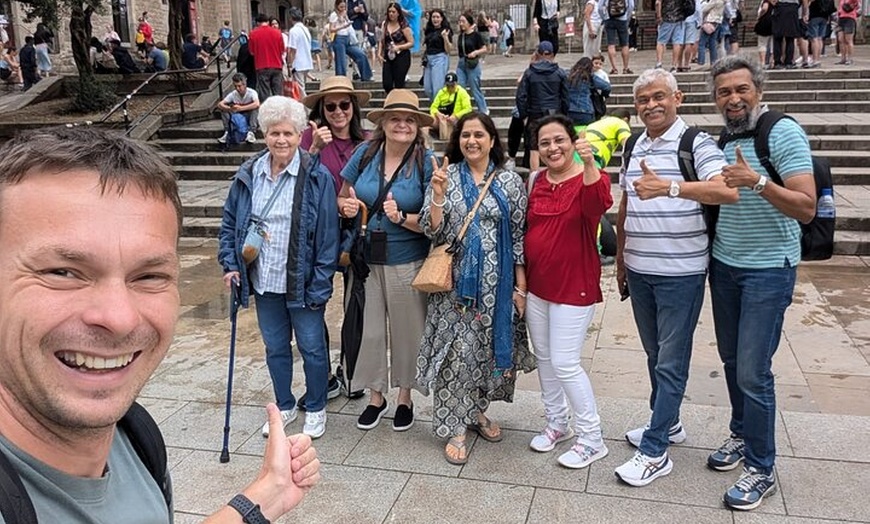 Image 1: Visita a pie del casco antiguo y el barrio gótico de Barcelona