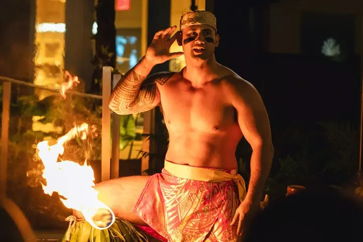 Queens Waikiki Luau with Dinner Buffet and Cultural Activities