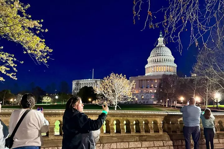 Discounted DC Night Tour With Magic LED- Snacks, LED Bracelets