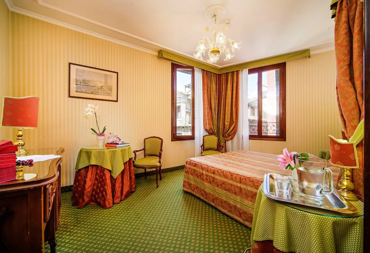 ✈ ITALIEN | Venedig - Hotel Kette 4*, 2 Nächte - City Trip