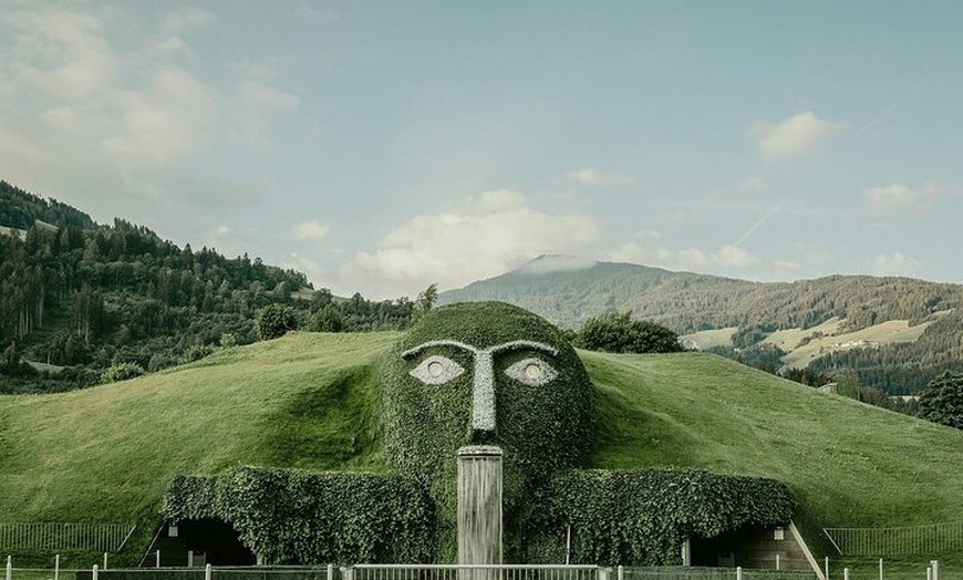 Image 2: Privater Tagesausflug nach Swarovski Crystals und Innsbruck